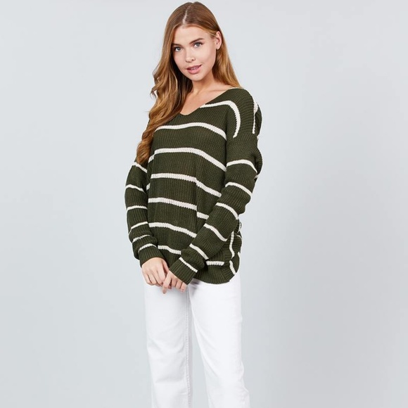 🌸NWT!Twist Back Stripe Sweater Top - Picture 3 of 4
